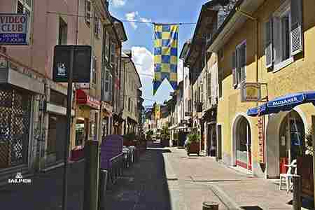 Chambéry, rue du Faubourg Montmélian