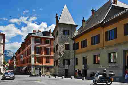 Place du château à Chambéry